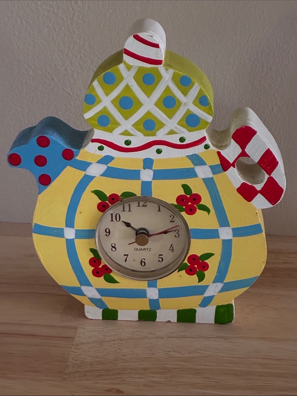 Ganz Shannon McGraw Yellow painted Teapot Clock vintage